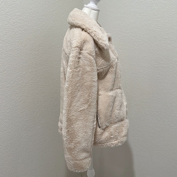 ✨Fashion Nova Faux Fur Jacket - Picture 8 of 17